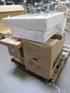 lot 257 image: WHOLESALE MIXED PALLET OF MISCELLANEOUS TOILET BOWLS, TANKS AND MORE
