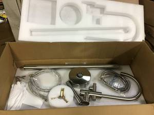 1-Handle Freestanding Floor Mount Tub Faucet Bathtub Filler with Hand Shower in Brush Nickel&nbsp&nbspin good condition&nbsp