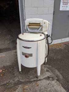 Vintage Speed Queen Deluxe Ringer Washer