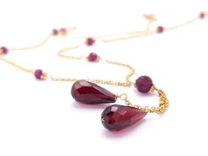 lot 40 image: Fancy Briolette Garnet Dangle Estate 16 Necklace in 14k Yellow Gold $1499