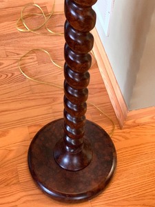 lot 6 image: Decorative Floor Lamp