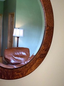lot 10 image: Oval Decorative Wall Mirror