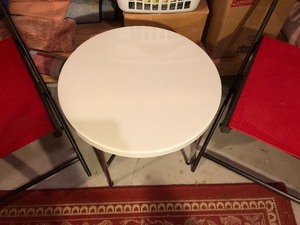 lot 113 image: Red Folding Chairs with a White Side Table