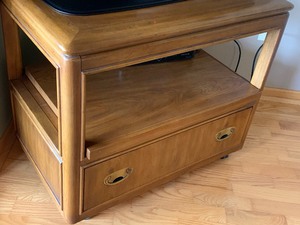 lot 12 image: Drexel Glass Top Accent Table