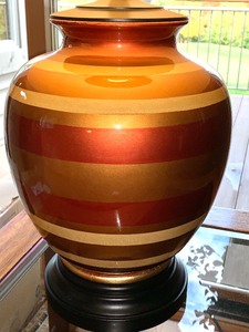 lot 13 image: Decorative Table Lamp