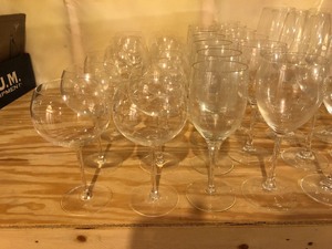 lot 107 image: Lot of GlasswareStemware