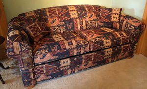 lot 70 image: Full Size Hide A Bed Sofa