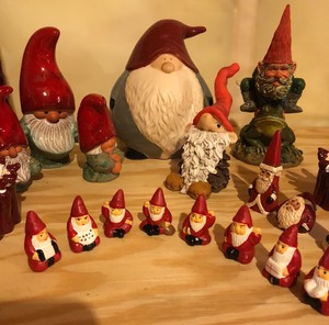 lot 81 image: Gnome Lot
