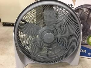 lot 54 image: Aerospeed Floor Fan 20 Inch