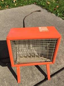 lot 88 image: Electric AirKing Heater