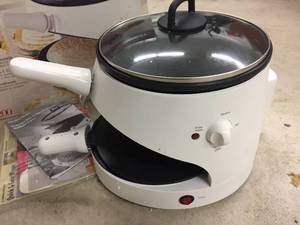 lot 119 image: Hamilton Beach Flatbread Meal Maker