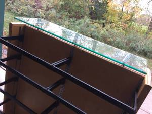lot 124 image: Wooden Rolling Display Rack With Glass Top