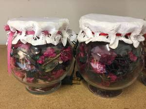 lot 132 image: Four Electric Lighted Potpourri Vases