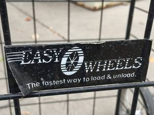 lot 140 image: Easy Wheels Shopping Cart
