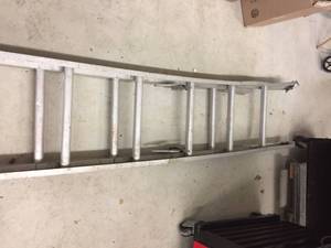 lot 143 image: 40 Foot Extension Ladder