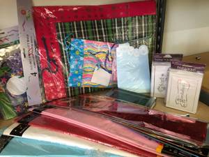 lot 245 image: Large Gift Lot