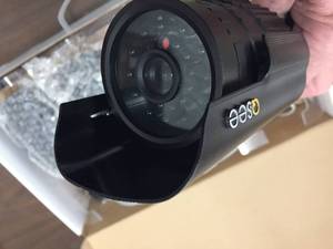 lot 262 image: Three Q-SEE Security Cameras