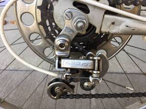 lot 325 image: Old Ten Speed Bike
