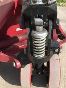 lot 336 image: Northern Tools Industrial Pallet Jack