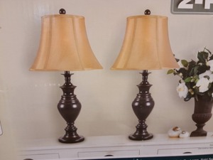 lot 4 image: Four Patriot Bronze Table Lamps
