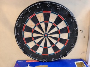 lot 11 image: Dart Board