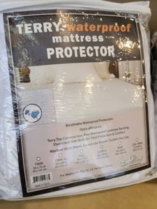 lot 16 image: Four Queen Mattress Protectors