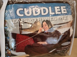 lot 22 image: Pair of Fleece Sleeve Wraps