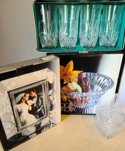 lot 32 image: Large Lot Of Decorative Crystal