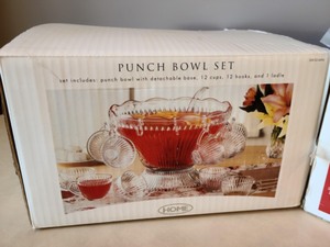 lot 33 image: Punch Bowl & Buffet Server
