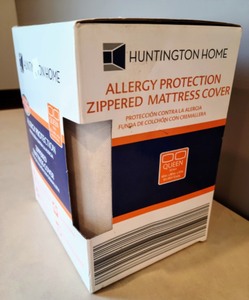 lot 38 image: Queen Mattress Protector