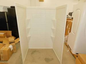 lot 109 image: White Shower