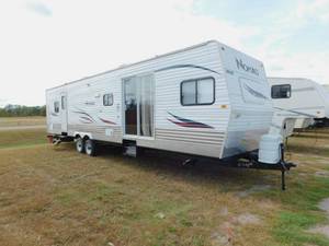 lot 2 image: 2008 39 ft Skyline Nomad