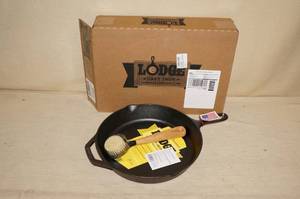 Lodge 12 Cast Iron Skillet
