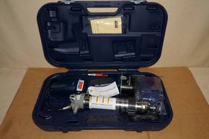 lot 4 image: Lincoln 18V Cordless Grease Gun