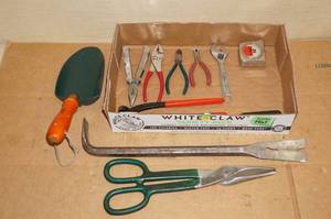 lot 46 image: Pliers, Crow Bar, Shears