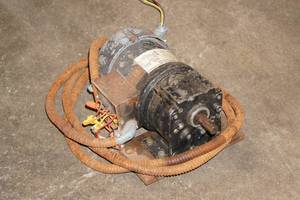 lot 81 image: Dayton 16HP Motor