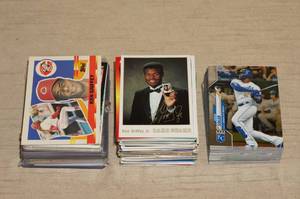 lot 115 image: Ken Griffey Jr Cards