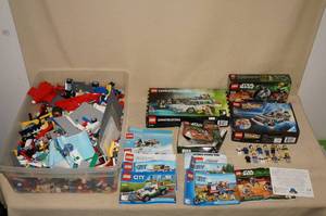 lot 151 image: LEGOs - Sets, Mini Figs