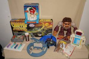 lot 150 image: Interactive and Novelty Toys