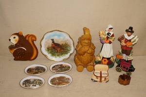 lot 172 image: Serving Pieces and Dcor