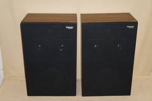 lot 158 image: Vintage Panasonic Thrusters Speakers