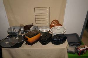 lot 193 image: Cookware, Cake Pans