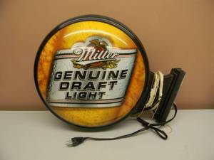 lot 15 image: MILLER GENUINE DRAFT PUB LIGHT - APPROX 16 - SEE PICTURES