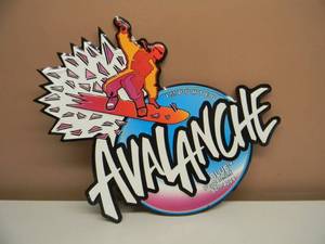 lot 79 image: AVALANCHE PEPPERMINT SCHNAPPS TIN SIGN - APPROX 17 BY 17 - SEE PICTURES