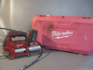 lot 30 image: Milwaukee Grease Gun