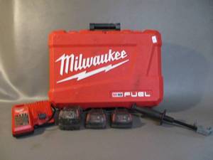 lot 34 image: Milwaukee Case and Batterys