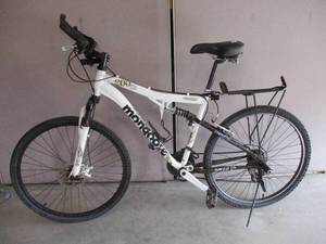 lot 23 image: Mongoose XR 200 Bike