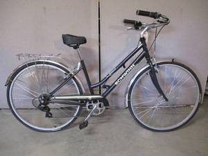 lot 26 image: Schwinn Admiral Bike