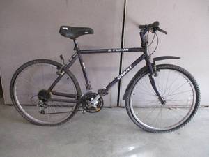 lot 41 image: Giant Yukon Mountain Bike