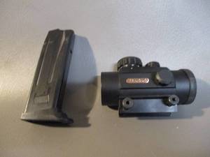 lot 48 image: Magazine Clip and Scope